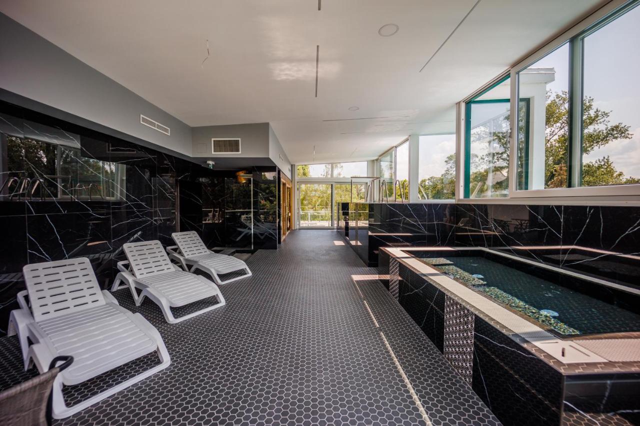 Villa Bauhaus Wellness Apartman Fsz. 3 Шиофок Экстерьер фото